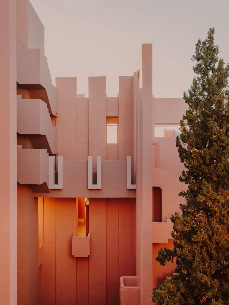 #xanadu #murallaroja #gestalten #visionsofarchitecture #bofill #calpe #valencia #spain #architecture #pink