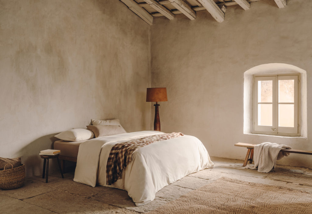 #mangocasa #interiors #bedroom #palaucasavells