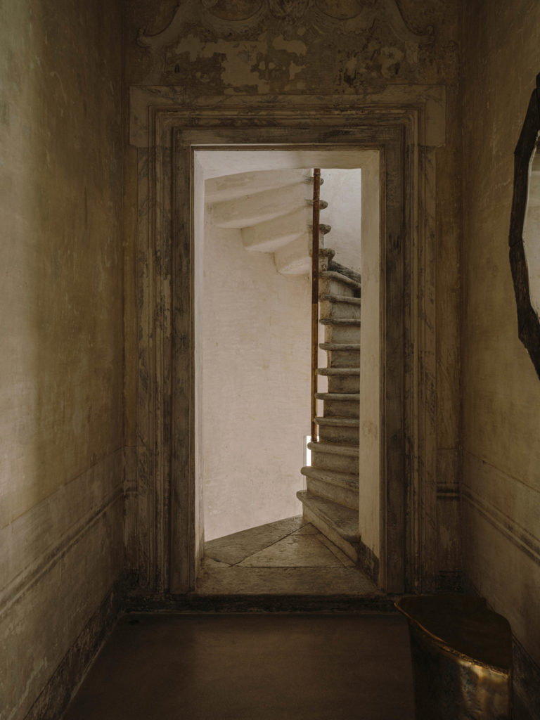 #decotiis #pietrasanta #italy  #tuscany #openhouse #interiors #stairs