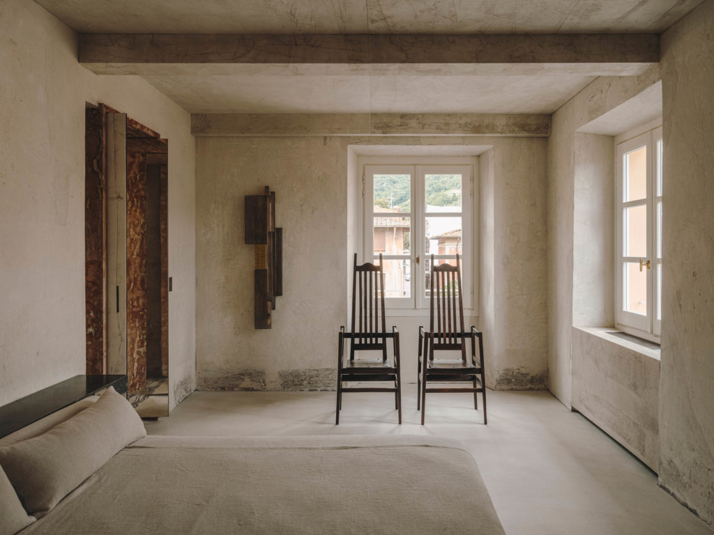 #decotiis #pietrasanta #italy  #tuscany #openhouse #interiors #bedroom