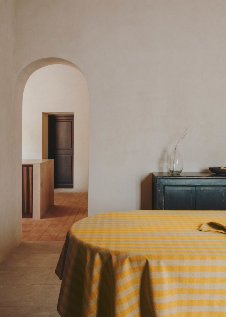 #mango #mangocasa #mallorca #diningroom #yellow #interiors