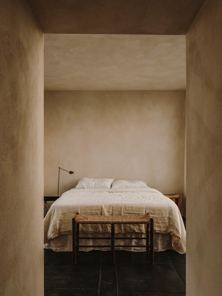 #greece #athens #andrewtrotter #10am  #bedroom #interiors