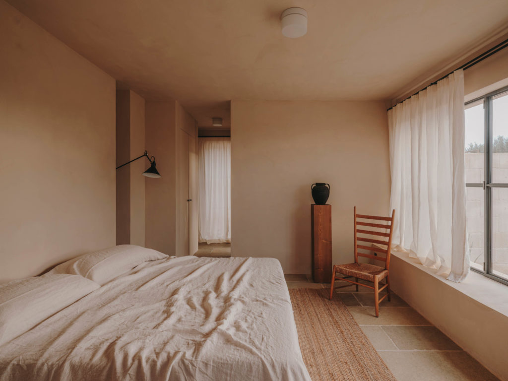 #italy #puglia #andrewtrotter #casolarescarani #bedroom #interiors