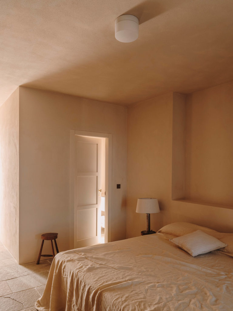 #italy #puglia #andrewtrotter #casamaiora #bedroom #interiors