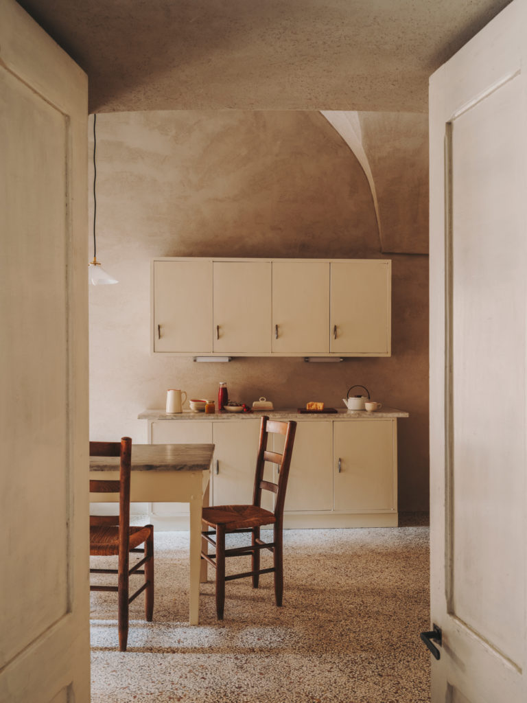 #andrewtrotter #marcelomartinez #puglia #soleto #interiors #kitchen