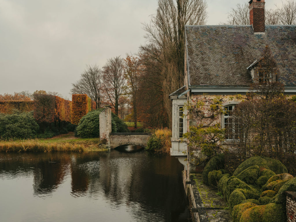 #kinfolk #gravenwezel #castle #antwerp #axelvervoordt #exteriors #gardens #belgium