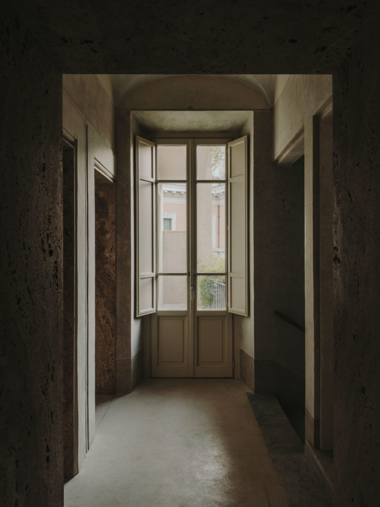 #henrytimi #roma #openhouse #hotels #nomos #corridor