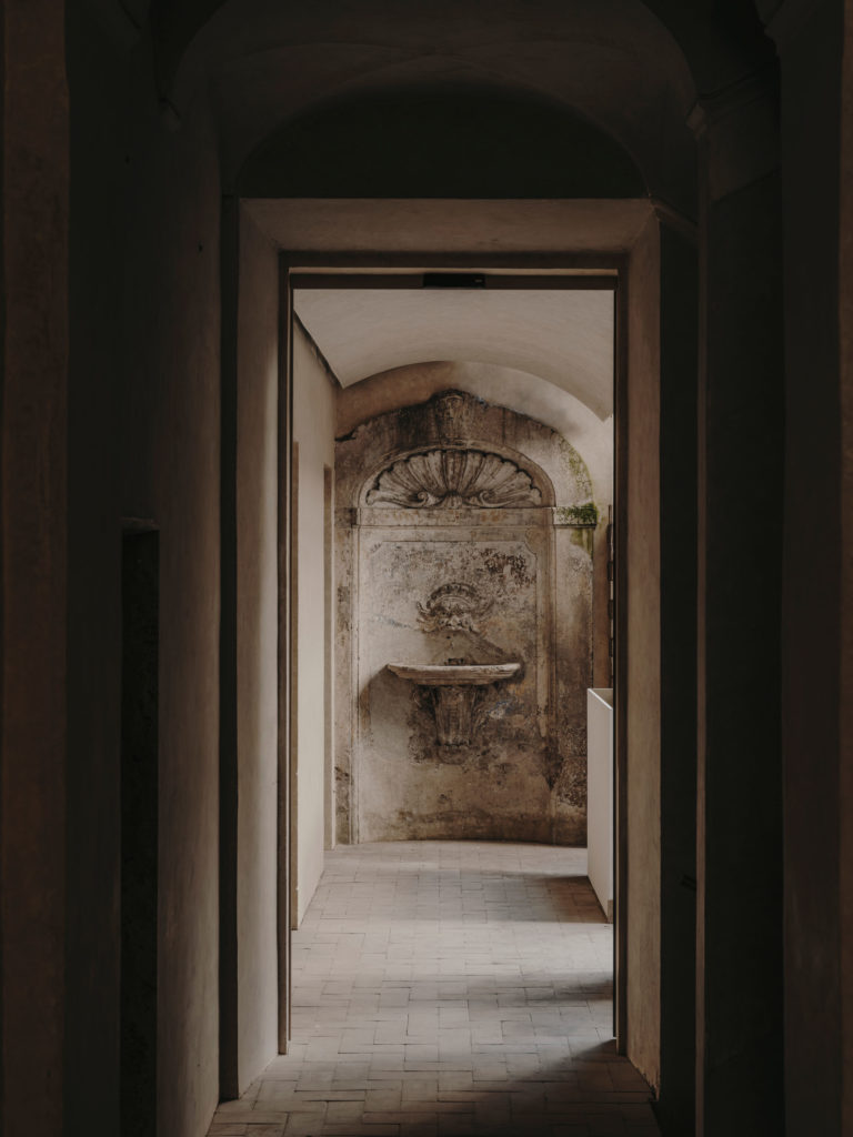 #henrytimi #roma #openhouse #hotels #nomos #corridor