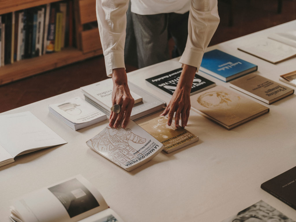 #ajuar #workshop #artist #lemoslehmann #menorca #ciutadella #dwell #interiors #books #hands