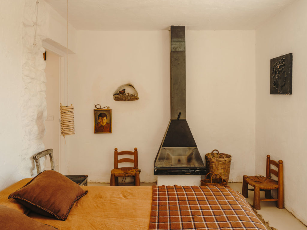 #cancanana #cobalto #tarragona #gabrielescamez #milkmagazine #mediterranean #interiors #bedroom