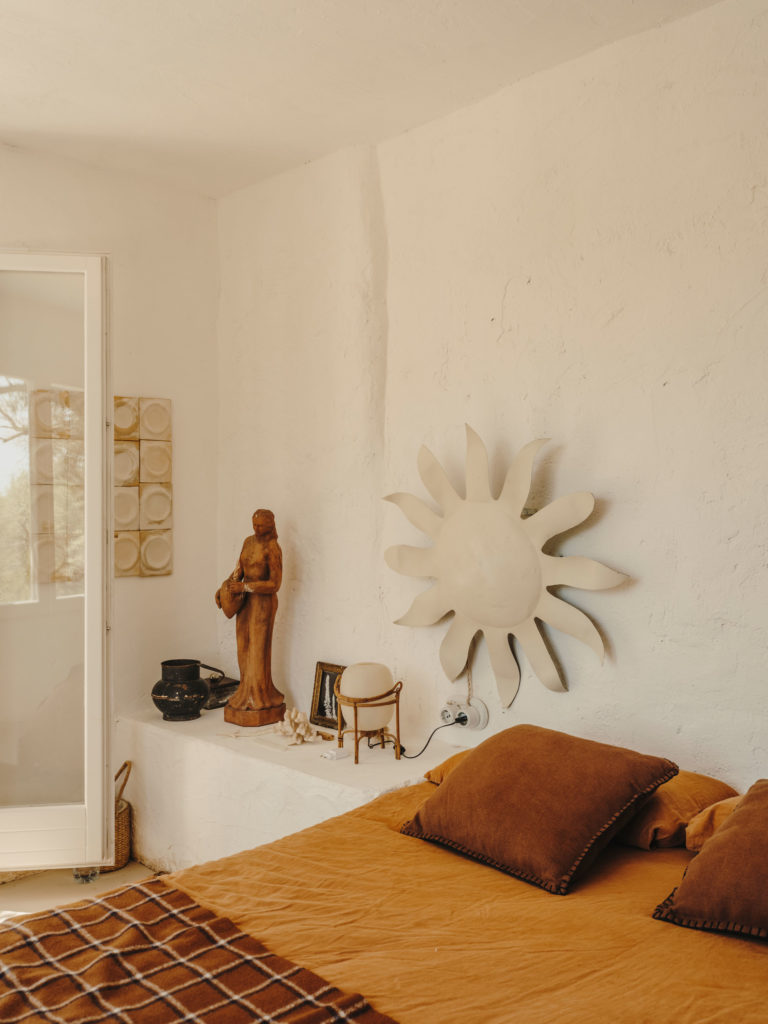 #cancanana #cobalto #tarragona #gabrielescamez #milkmagazine #mediterranean #interiors #bedroom