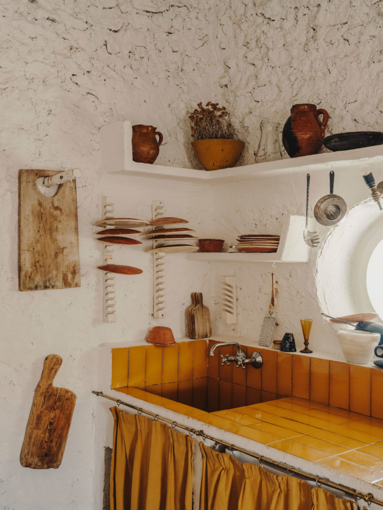 #cancanana #cobalto #tarragona #gabrielescamez #milkmagazine #mediterranean #kitchen #interiors