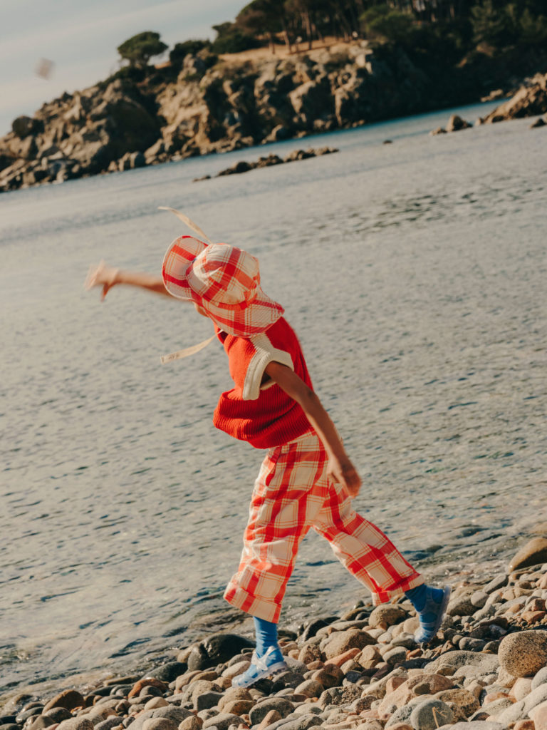 #kinfolk #family #kids #fashion #costabrava #casasalguer #red 