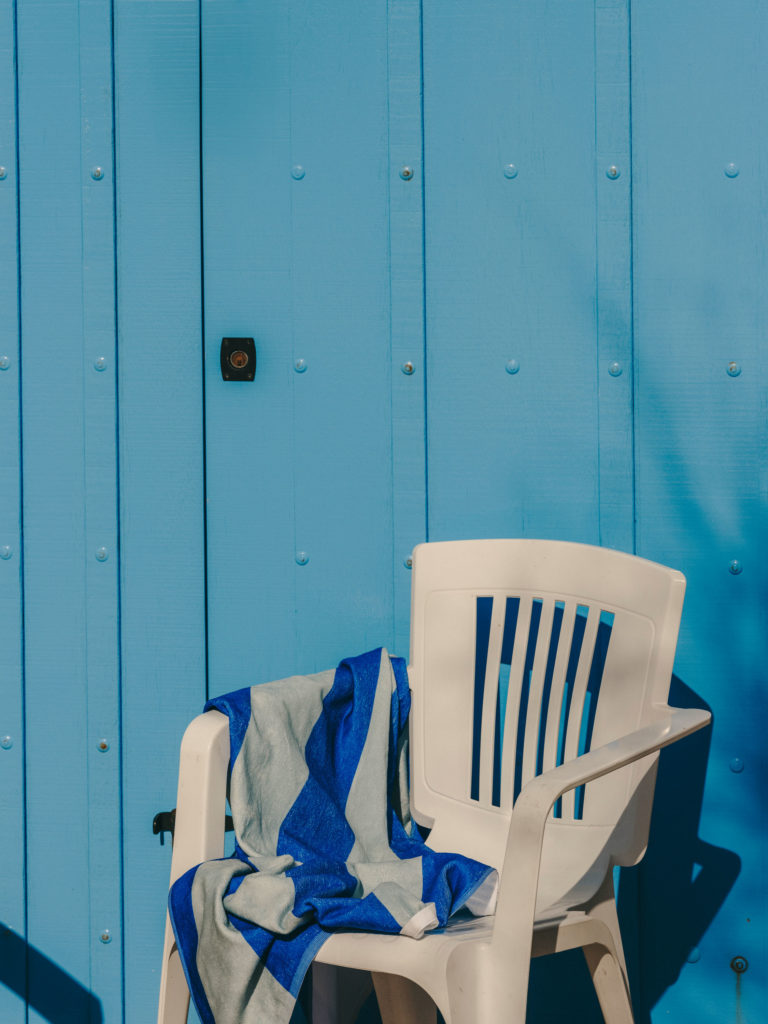 #kinfolk #family #kids #fashion #costabrava #casasalguer #beach #mediterranean #orange #plasticchair #blue
