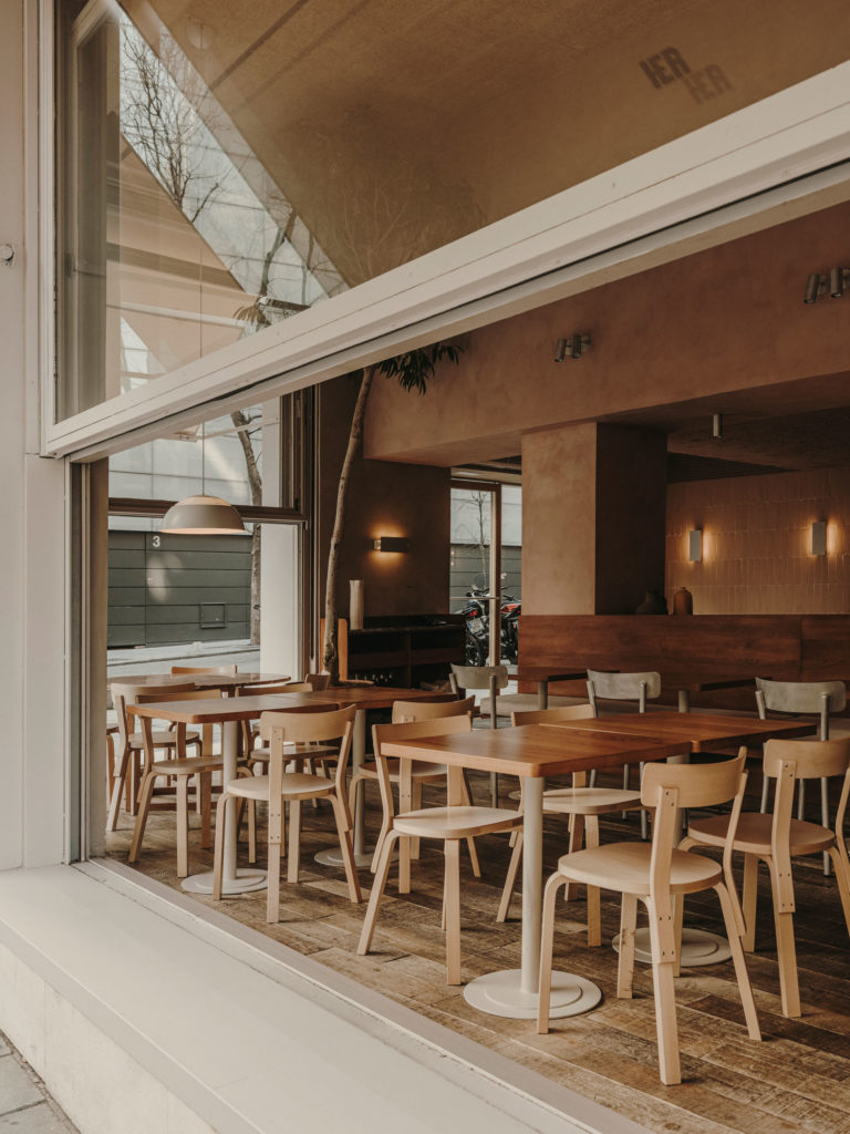 #plantea #her #restaurants #madrid #interiors #artek #aalto