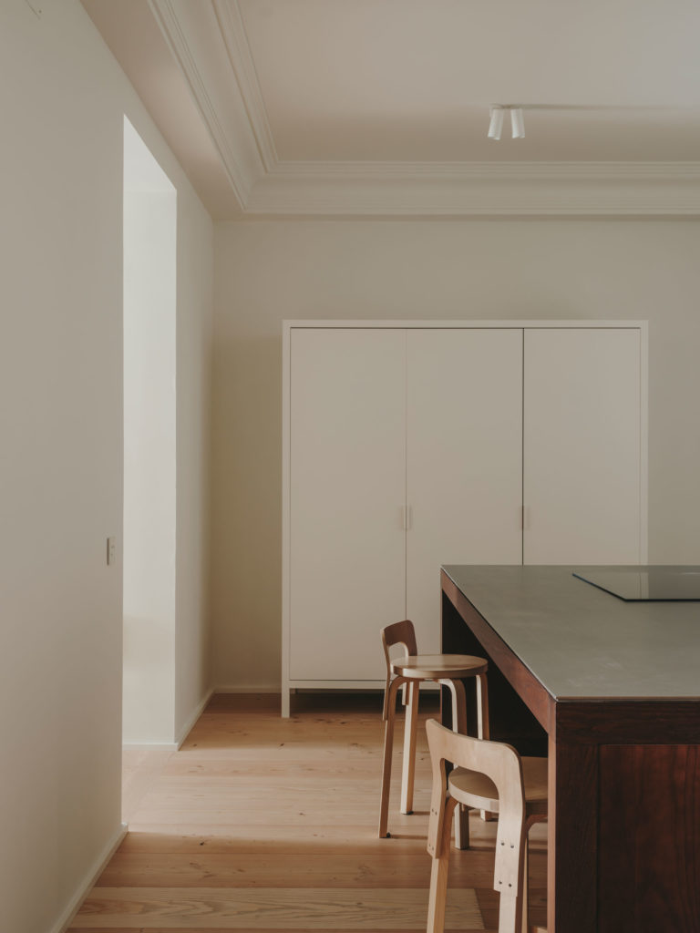 #plantea #interiors #casadh #apartments #madrid #aalto #artek
