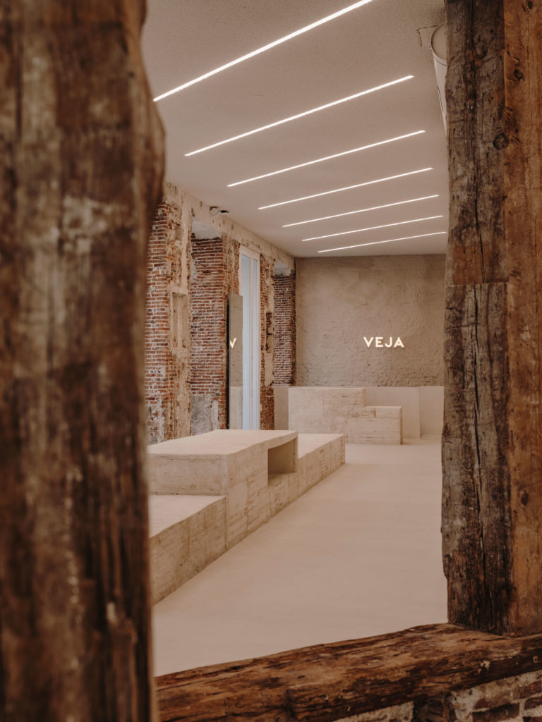 #plantea #interiors #retail #veja #interiors #madrid 