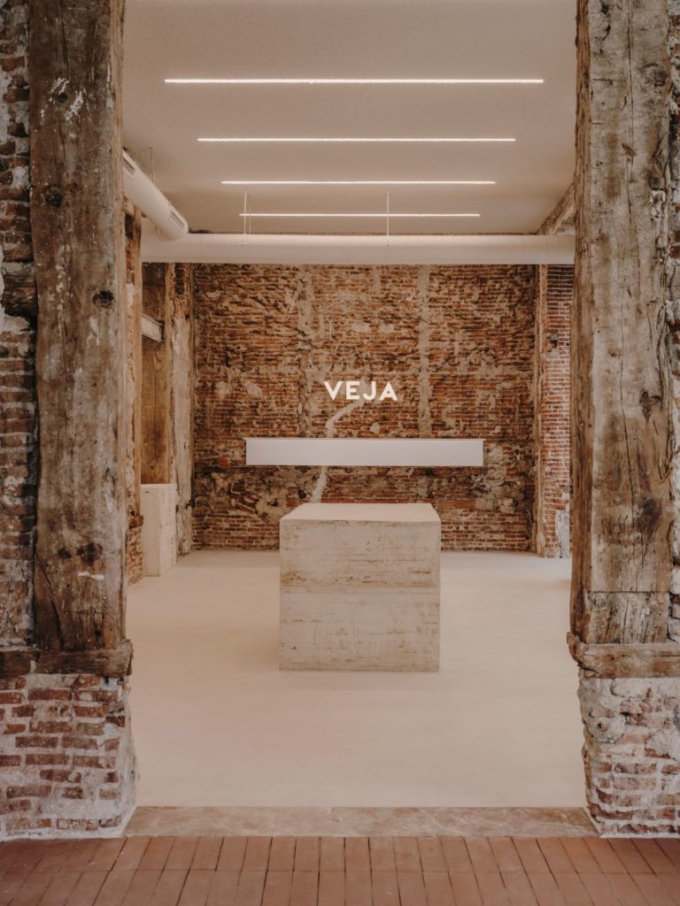 #plantea #interiors #retail #veja #interiors #madrid 
